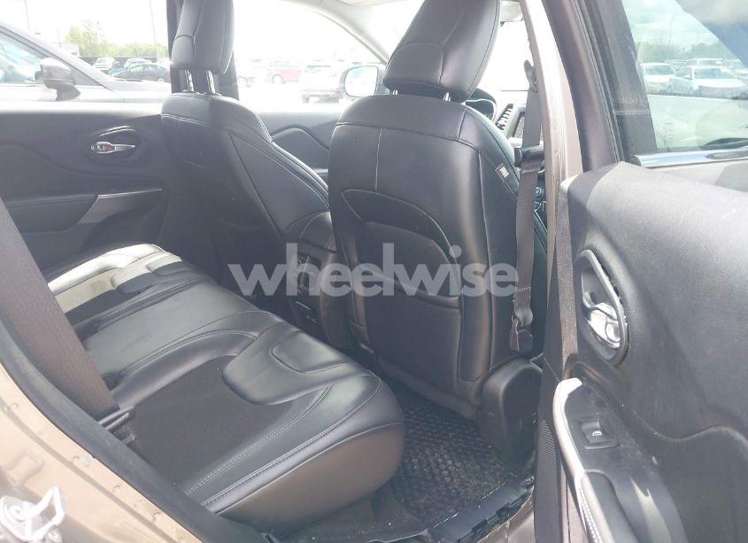 Photo 8 of 2020 Jeep Cherokee LATITUDE PLUS 4X4 (VIN 1C4PJMLB1LD569548)