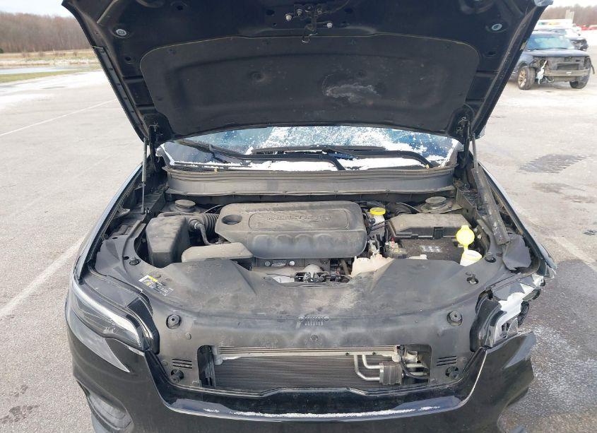 Photo 10 of 2020 Jeep Cherokee LATITUDE PLUS 4X4 (VIN 1C4PJMLB1LD580128)