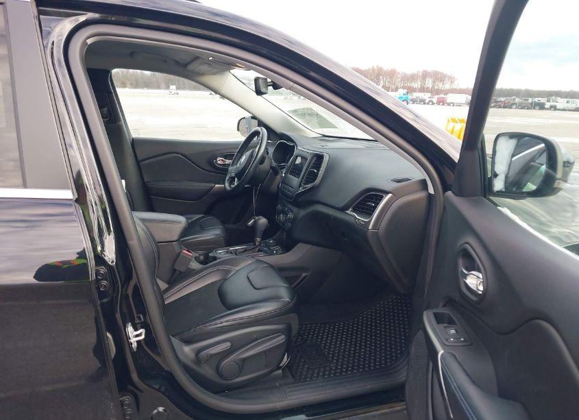 Photo 5 of 2020 Jeep Cherokee LATITUDE PLUS 4X4 (VIN 1C4PJMLB1LD580128)