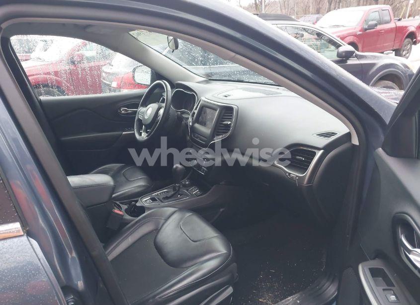 Photo 5 of 2020 Jeep Cherokee LATITUDE PLUS 4X4 (VIN 1C4PJMLB1LD646130)