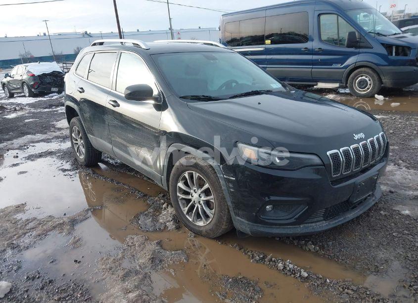 2019 Jeep Cherokee LATITUDE PLUS 4X4 (VIN 1C4PJMLB2KD104694) main photo