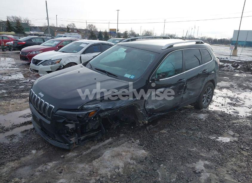 Photo 2 of 2019 Jeep Cherokee LATITUDE PLUS 4X4 (VIN 1C4PJMLB2KD104694)