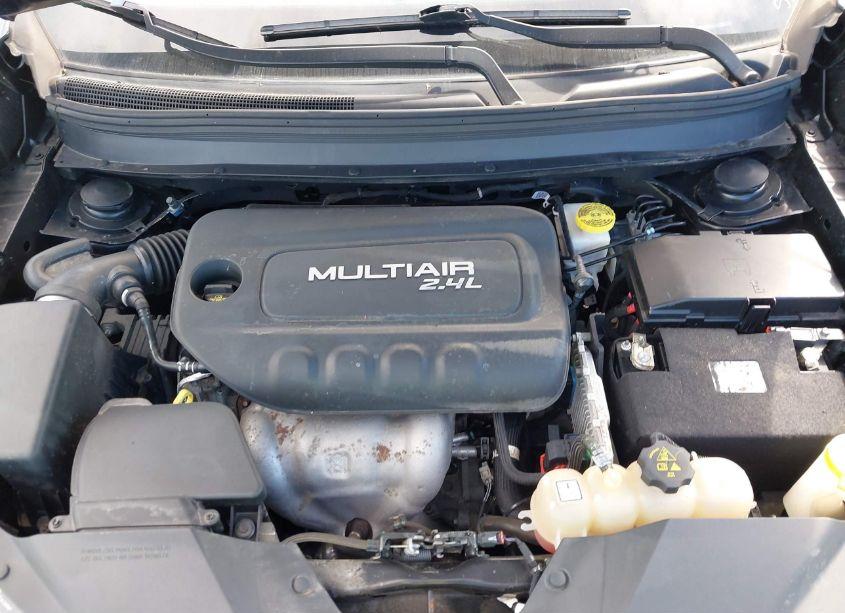 Photo 10 of 2019 Jeep Cherokee LATITUDE PLUS 4X4 (VIN 1C4PJMLB2KD174910)