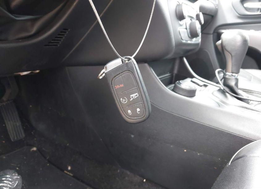 Photo 11 of 2019 Jeep Cherokee LATITUDE PLUS 4X4 (VIN 1C4PJMLB2KD174910)