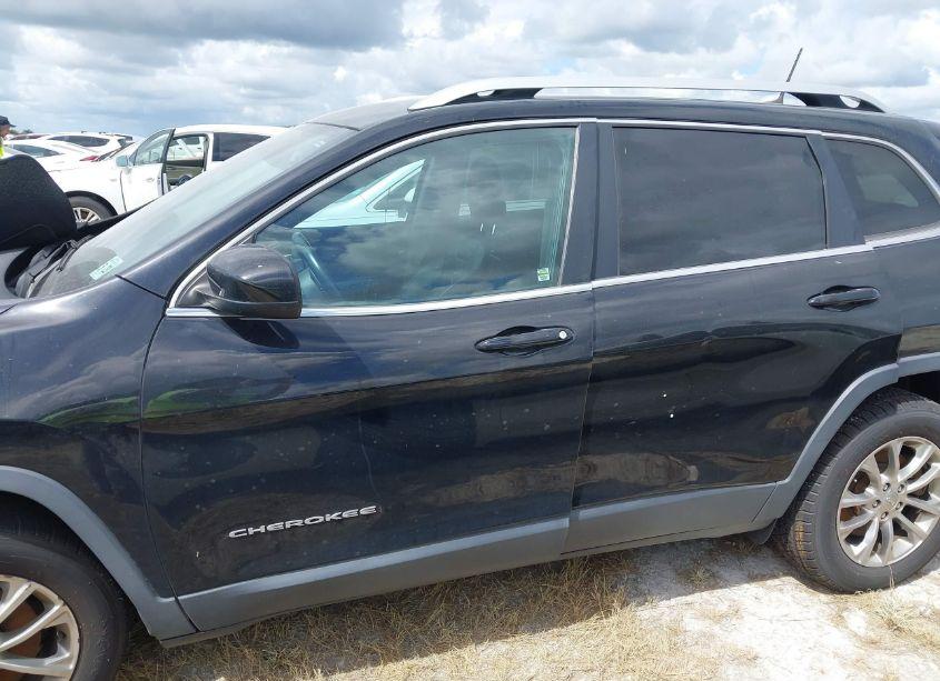 Photo 14 of 2019 Jeep Cherokee LATITUDE PLUS 4X4 (VIN 1C4PJMLB2KD174910)