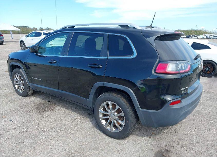 Photo 3 of 2019 Jeep Cherokee LATITUDE PLUS 4X4 (VIN 1C4PJMLB2KD174910)