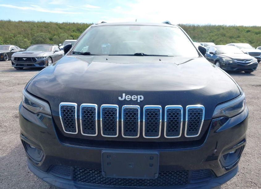 Photo 6 of 2019 Jeep Cherokee LATITUDE PLUS 4X4 (VIN 1C4PJMLB2KD174910)