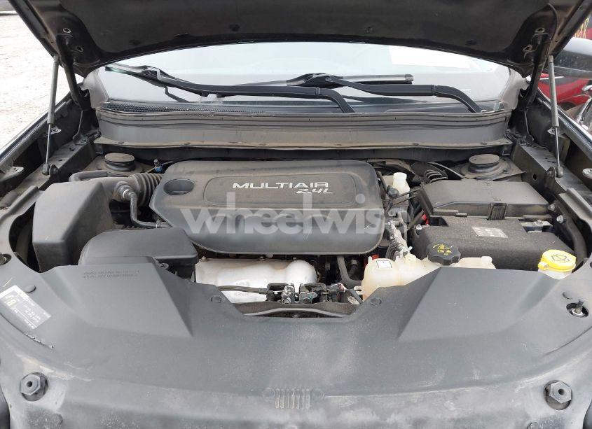 Photo 10 of 2019 Jeep Cherokee LATITUDE PLUS 4X4 (VIN 1C4PJMLB2KD211471)