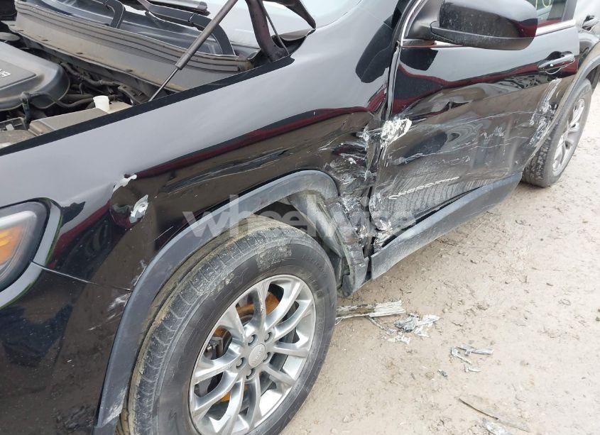 Photo 6 of 2019 Jeep Cherokee LATITUDE PLUS 4X4 (VIN 1C4PJMLB2KD211471)