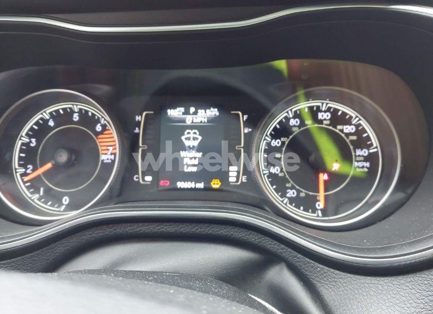 Photo 7 of 2019 Jeep Cherokee LATITUDE PLUS 4X4 (VIN 1C4PJMLB2KD211471)