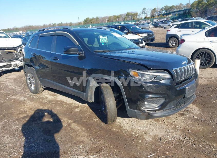 2019 Jeep Cherokee LATITUDE PLUS 4X4 (VIN 1C4PJMLB2KD261304) main photo