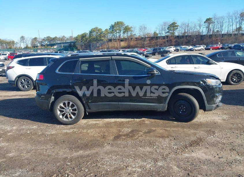 Photo 13 of 2019 Jeep Cherokee LATITUDE PLUS 4X4 (VIN 1C4PJMLB2KD261304)