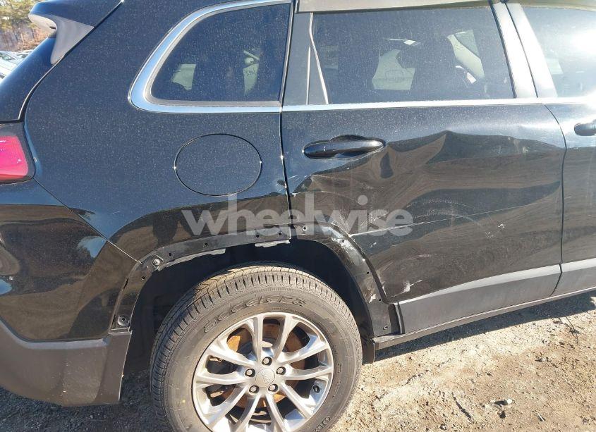 Photo 17 of 2019 Jeep Cherokee LATITUDE PLUS 4X4 (VIN 1C4PJMLB2KD261304)