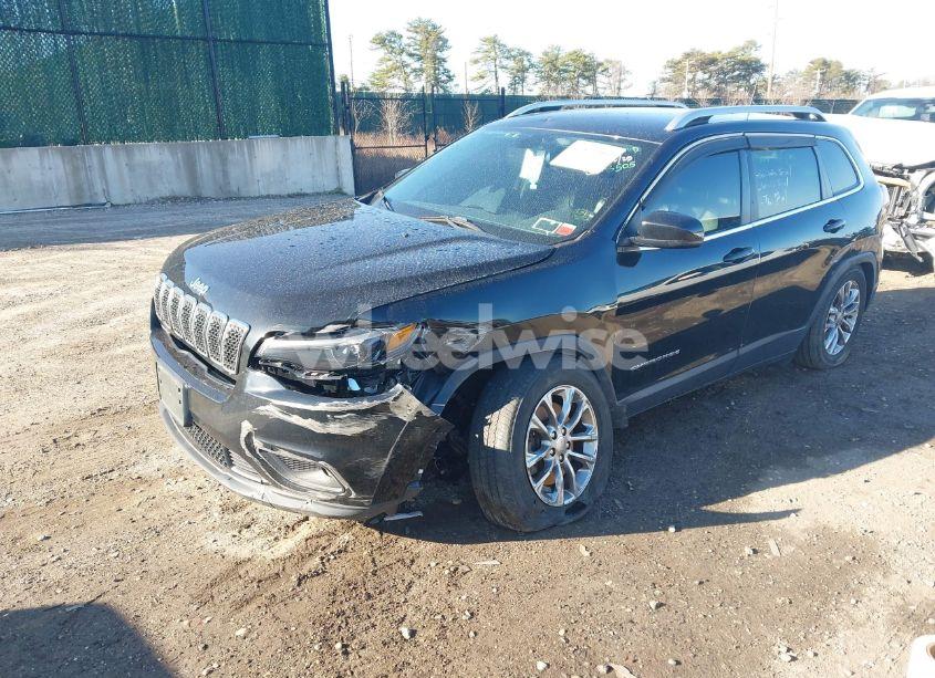 Photo 2 of 2019 Jeep Cherokee LATITUDE PLUS 4X4 (VIN 1C4PJMLB2KD261304)