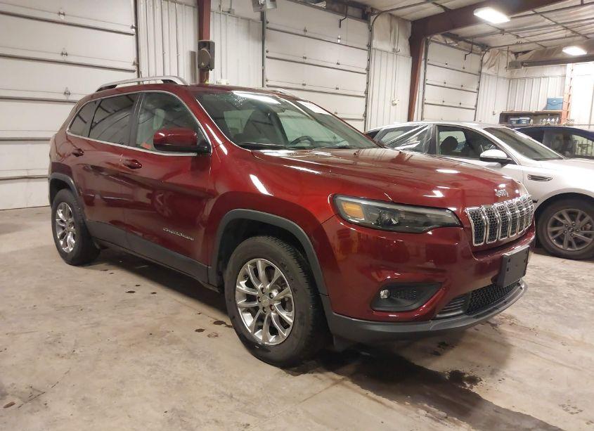 2019 Jeep Cherokee LATITUDE PLUS 4X4 (VIN 1C4PJMLB2KD268057) main photo