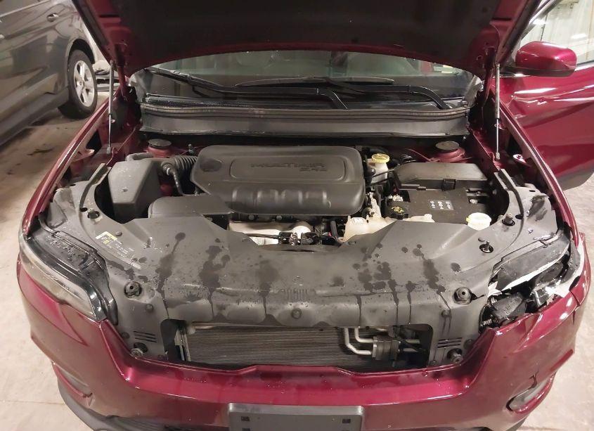 Photo 10 of 2019 Jeep Cherokee LATITUDE PLUS 4X4 (VIN 1C4PJMLB2KD268057)