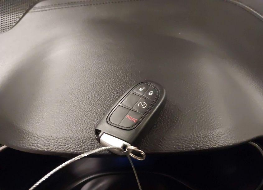 Photo 11 of 2019 Jeep Cherokee LATITUDE PLUS 4X4 (VIN 1C4PJMLB2KD268057)