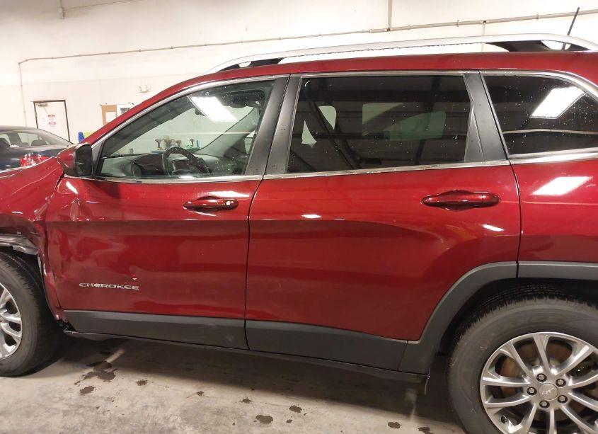 Photo 14 of 2019 Jeep Cherokee LATITUDE PLUS 4X4 (VIN 1C4PJMLB2KD268057)