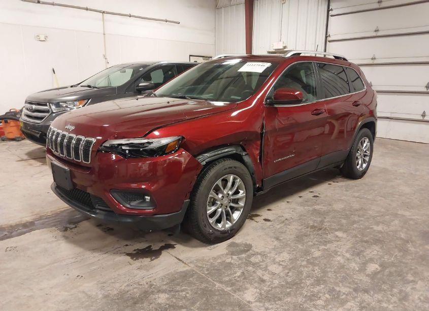 Photo 2 of 2019 Jeep Cherokee LATITUDE PLUS 4X4 (VIN 1C4PJMLB2KD268057)