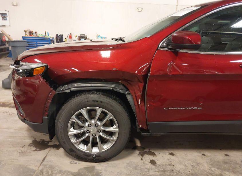 Photo 6 of 2019 Jeep Cherokee LATITUDE PLUS 4X4 (VIN 1C4PJMLB2KD268057)