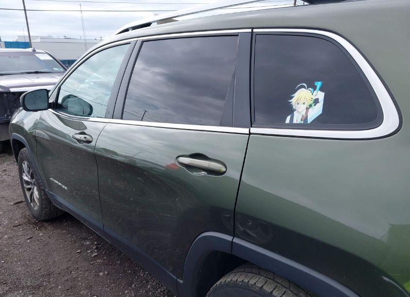 Photo 14 of 2019 Jeep Cherokee LATITUDE PLUS 4X4 (VIN 1C4PJMLB2KD292357)