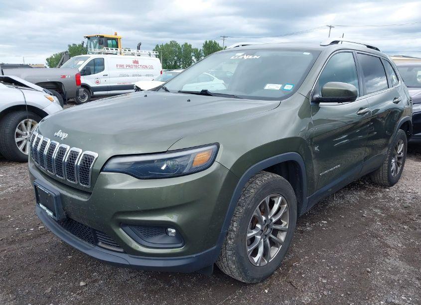 Photo 2 of 2019 Jeep Cherokee LATITUDE PLUS 4X4 (VIN 1C4PJMLB2KD292357)