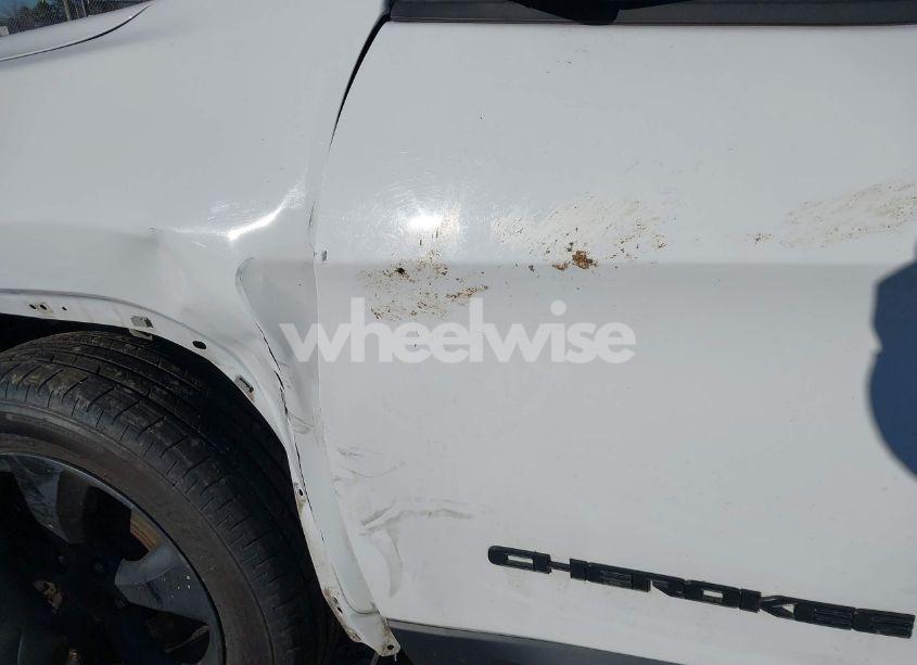 Photo 20 of 2019 Jeep Cherokee ALTITUDE 4X4 (VIN 1C4PJMLB2KD461079)