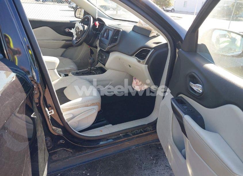 Photo 5 of 2020 Jeep Cherokee LATITUDE PLUS 4X4 (VIN 1C4PJMLB2LD651160)