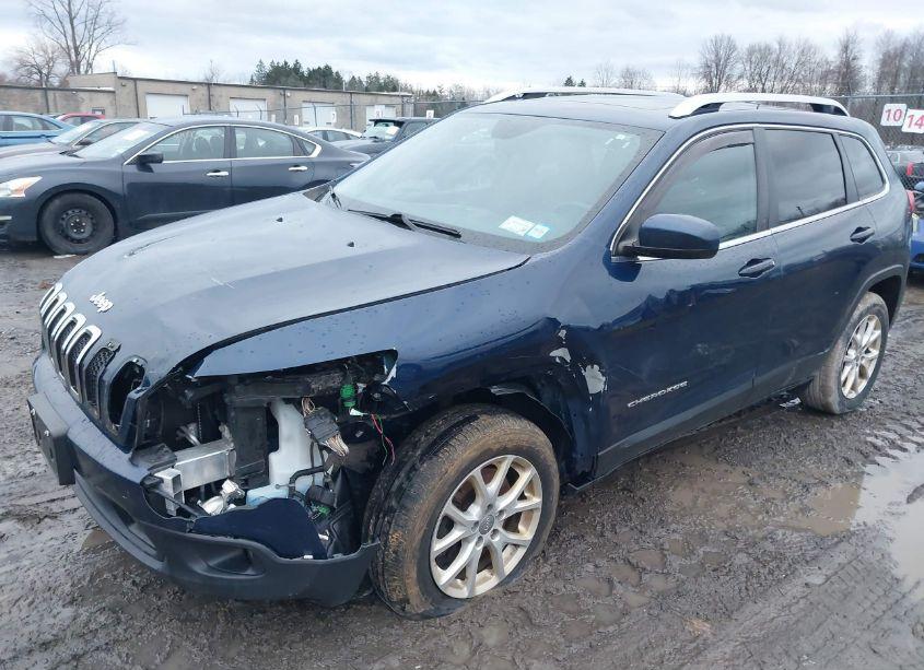 Photo 2 of 2018 Jeep Cherokee LATITUDE PLUS 4X4 (VIN 1C4PJMLB3JD522227)