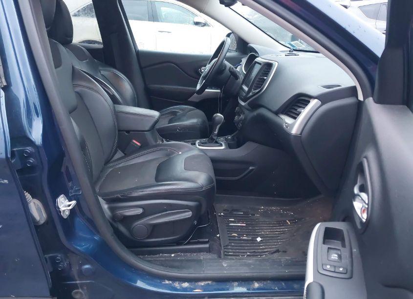 Photo 5 of 2018 Jeep Cherokee LATITUDE PLUS 4X4 (VIN 1C4PJMLB3JD522227)