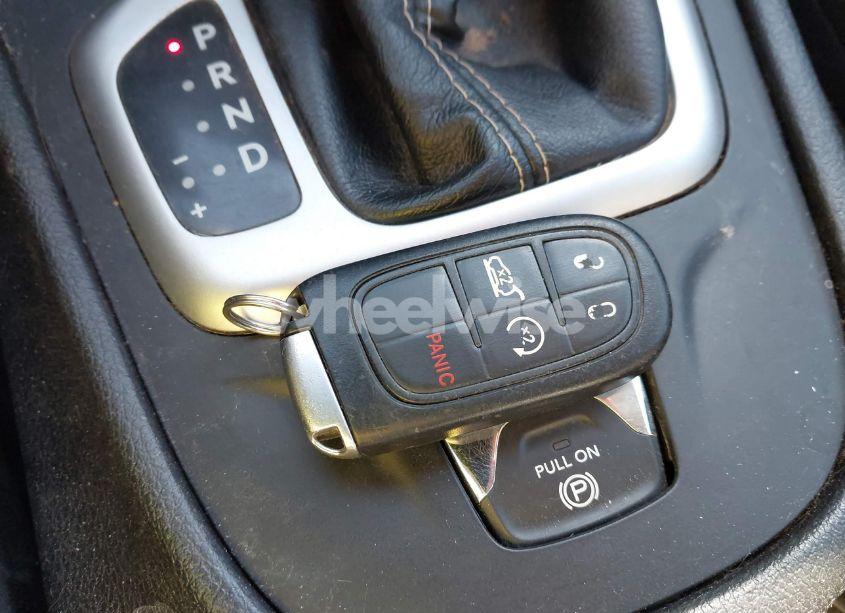 Photo 11 of 2018 Jeep Cherokee LATITUDE PLUS 4X4 (VIN 1C4PJMLB3JD571203)