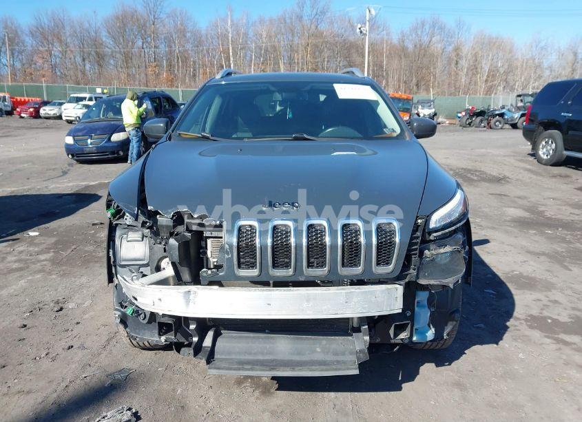 Photo 12 of 2018 Jeep Cherokee LATITUDE PLUS 4X4 (VIN 1C4PJMLB3JD571203)