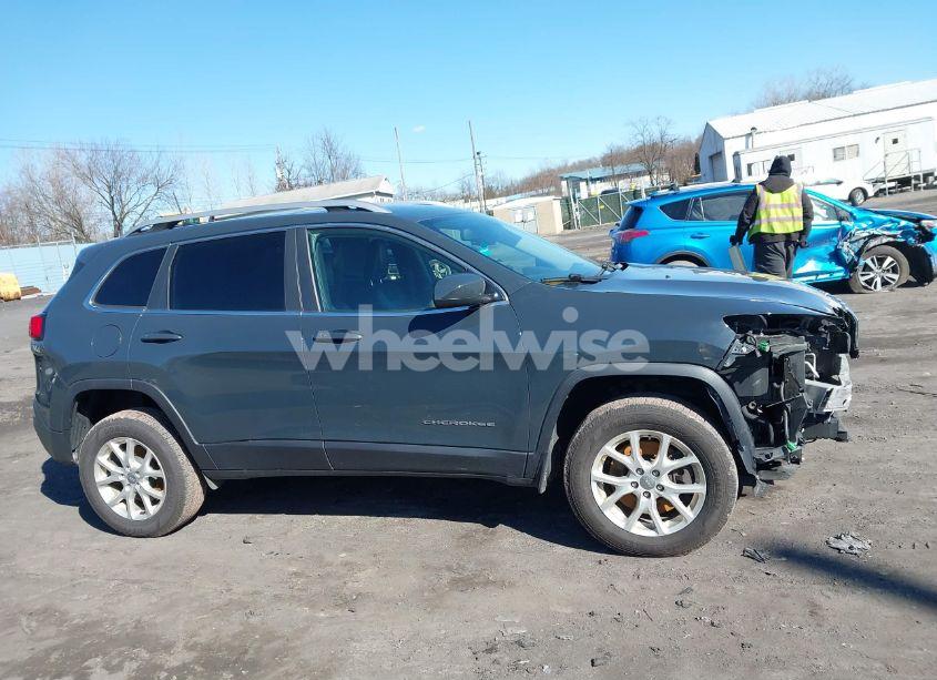 Photo 13 of 2018 Jeep Cherokee LATITUDE PLUS 4X4 (VIN 1C4PJMLB3JD571203)