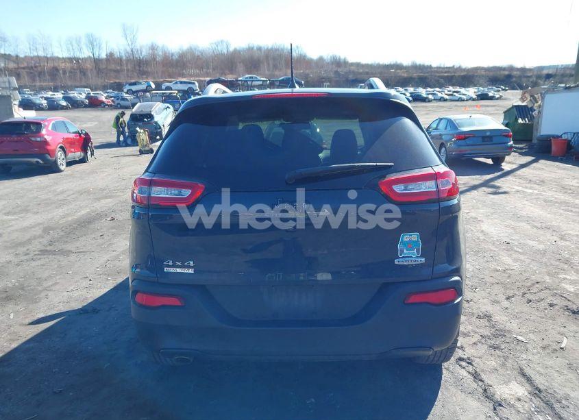 Photo 16 of 2018 Jeep Cherokee LATITUDE PLUS 4X4 (VIN 1C4PJMLB3JD571203)