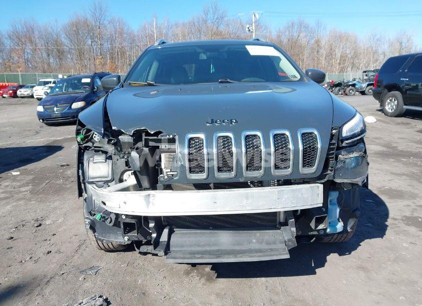 Photo 6 of 2018 Jeep Cherokee LATITUDE PLUS 4X4 (VIN 1C4PJMLB3JD571203)