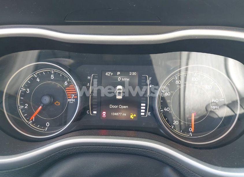 Photo 7 of 2018 Jeep Cherokee LATITUDE PLUS 4X4 (VIN 1C4PJMLB3JD571203)