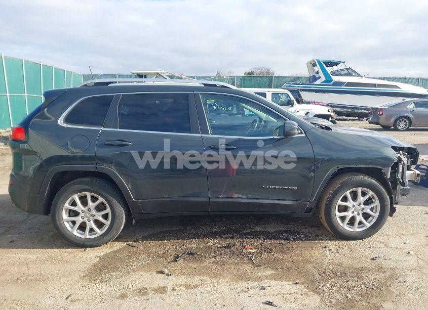 Photo 14 of 2018 Jeep Cherokee LATITUDE PLUS 4X4 (VIN 1C4PJMLB3JD601512)