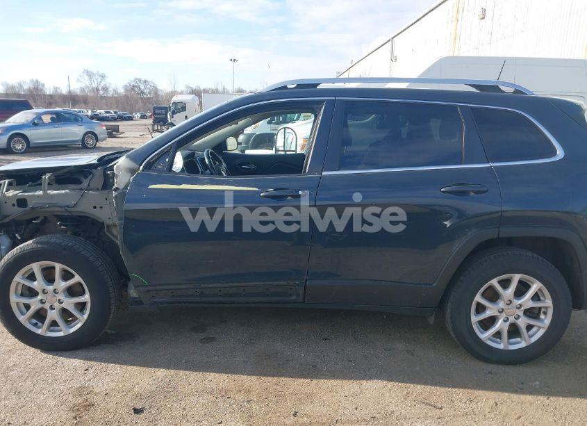 Photo 15 of 2018 Jeep Cherokee LATITUDE PLUS 4X4 (VIN 1C4PJMLB3JD601512)
