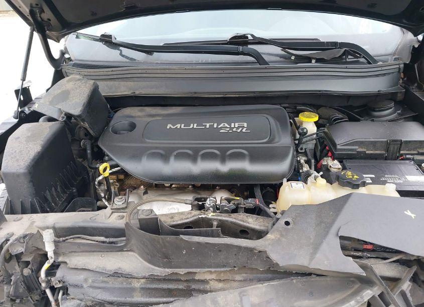 Photo 10 of 2019 Jeep Cherokee LATITUDE PLUS 4X4 (VIN 1C4PJMLB3KD139843)