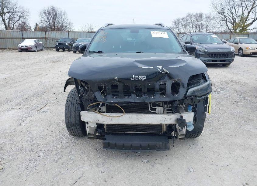 Photo 13 of 2019 Jeep Cherokee LATITUDE PLUS 4X4 (VIN 1C4PJMLB3KD139843)