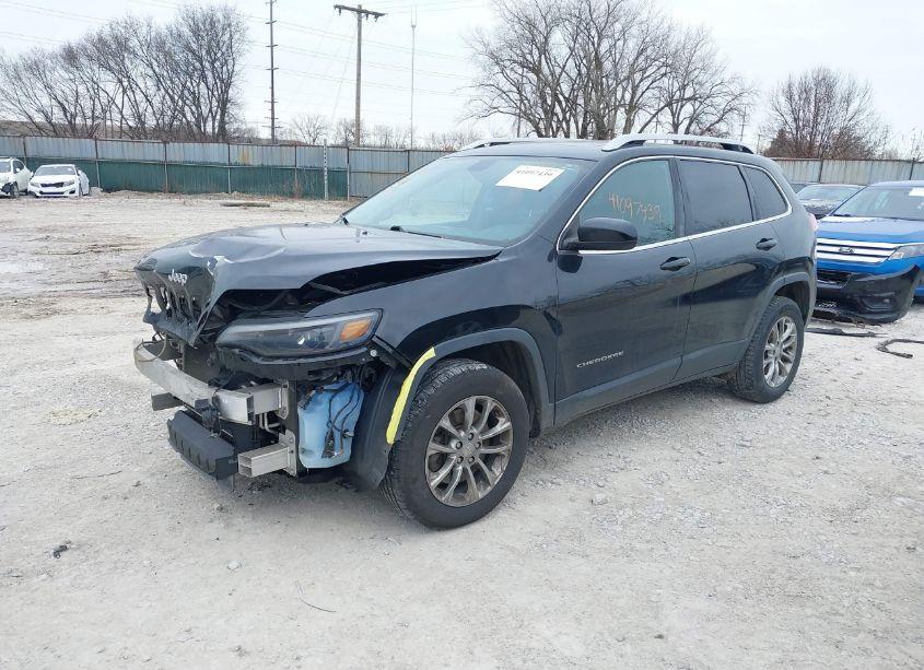 Photo 2 of 2019 Jeep Cherokee LATITUDE PLUS 4X4 (VIN 1C4PJMLB3KD139843)