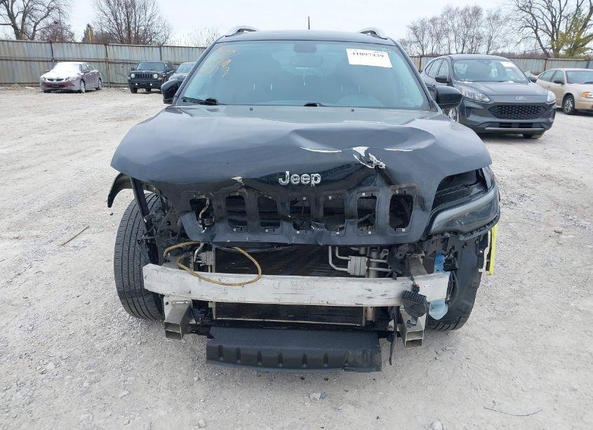 Photo 6 of 2019 Jeep Cherokee LATITUDE PLUS 4X4 (VIN 1C4PJMLB3KD139843)