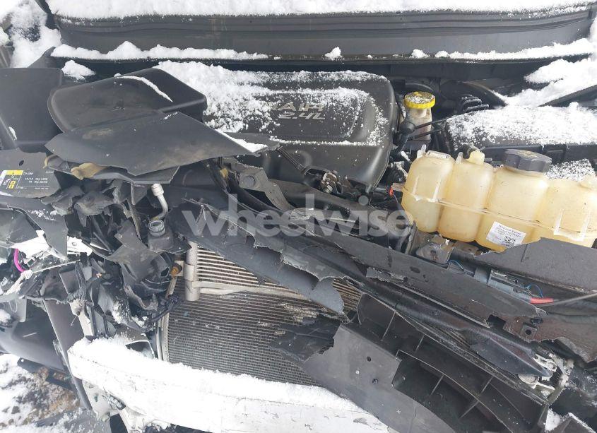 Photo 10 of 2019 Jeep Cherokee LATITUDE PLUS 4X4 (VIN 1C4PJMLB3KD173054)