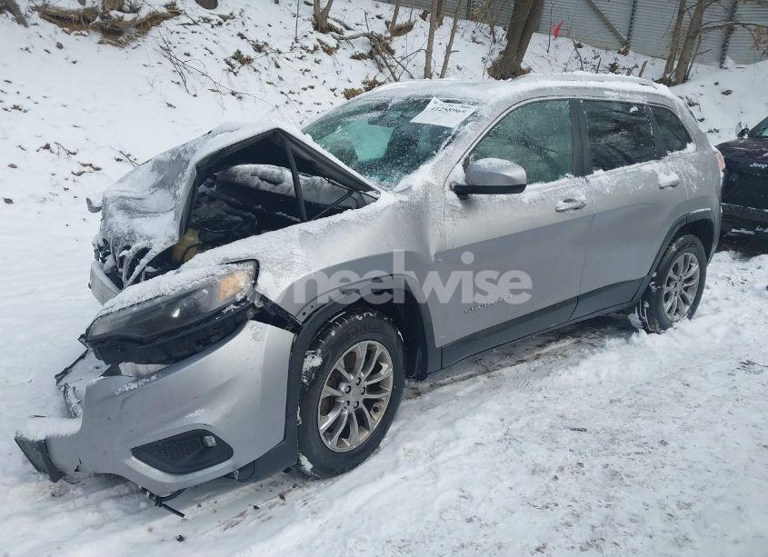 Photo 2 of 2019 Jeep Cherokee LATITUDE PLUS 4X4 (VIN 1C4PJMLB3KD173054)