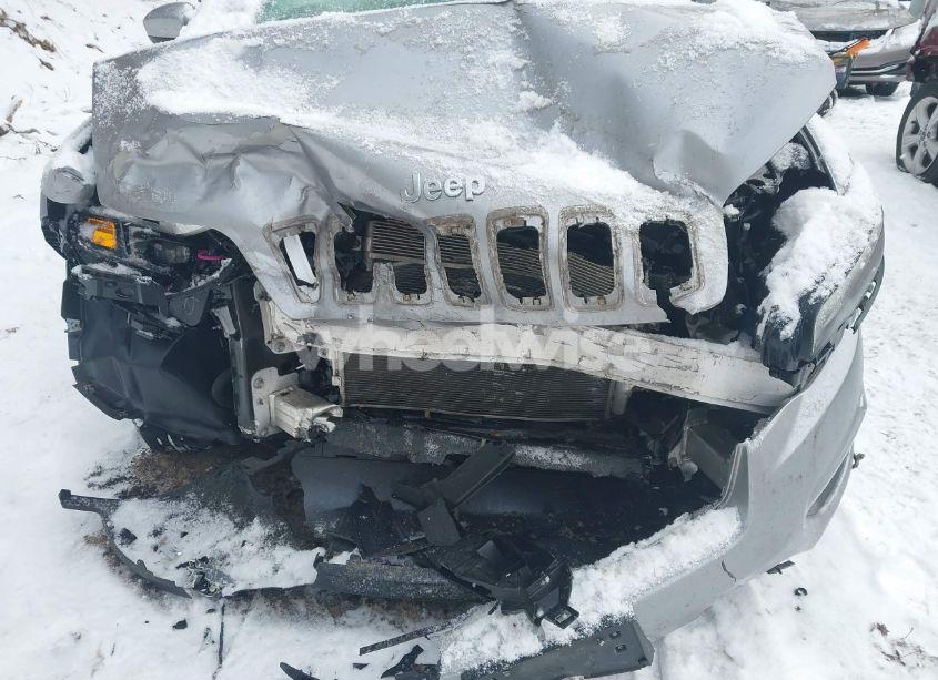 Photo 6 of 2019 Jeep Cherokee LATITUDE PLUS 4X4 (VIN 1C4PJMLB3KD173054)