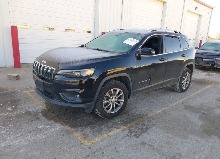 Photo 2 of 2019 Jeep Cherokee LATITUDE PLUS 4X4 (VIN 1C4PJMLB3KD213424)