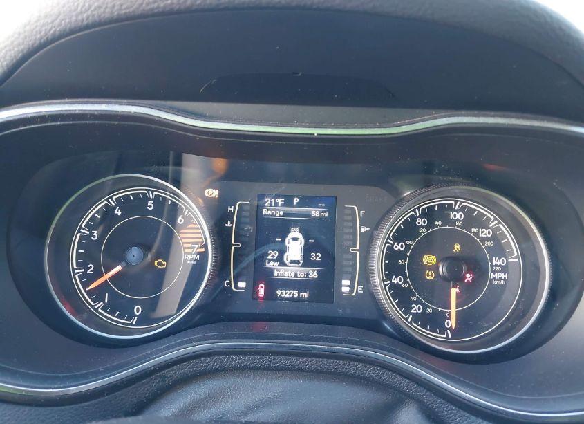 Photo 7 of 2019 Jeep Cherokee LATITUDE PLUS 4X4 (VIN 1C4PJMLB3KD213424)