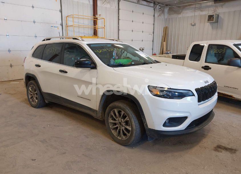 2019 Jeep Cherokee LATITUDE PLUS 4X4 (VIN 1C4PJMLB3KD214119) main photo