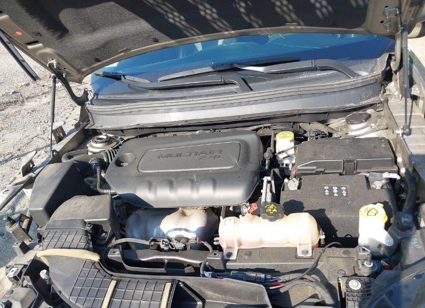 Photo 10 of 2019 Jeep Cherokee LATITUDE PLUS 4X4 (VIN 1C4PJMLB3KD254863)