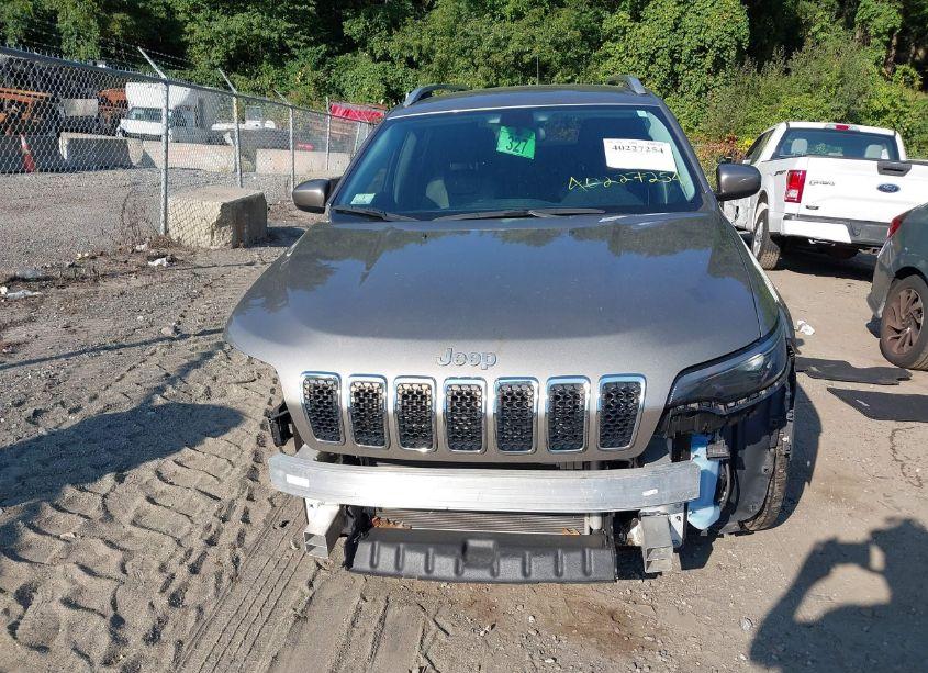 Photo 13 of 2019 Jeep Cherokee LATITUDE PLUS 4X4 (VIN 1C4PJMLB3KD254863)